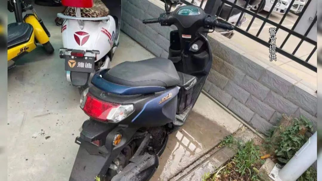 DƬ